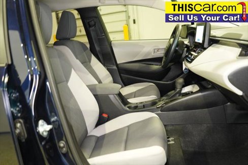 Used 2025 Toyota Corolla LE image 21
