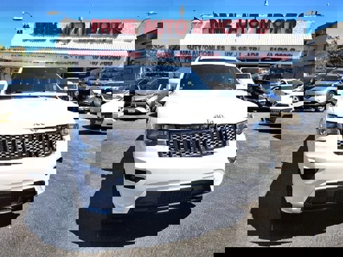 Used 2018 Jeep Grand Cherokee Altitude image 9