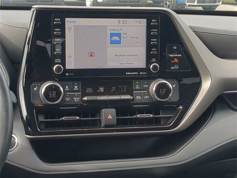 Used 2022 Toyota Highlander XLE image 7