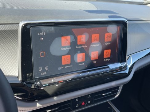 New 2025 Volkswagen Atlas Peak Edition SE image 13