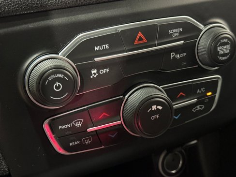 Used 2023 Dodge Charger SXT image 30