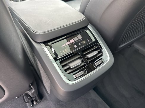 Certified 2025 Volvo XC90 B5 Core image 15