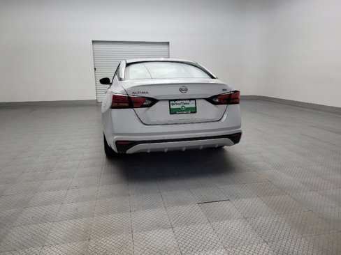 Used 2024 Nissan Altima 2.5 SV image 6