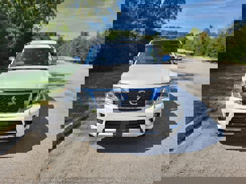 Used 2017 Nissan Armada Platinum image 3