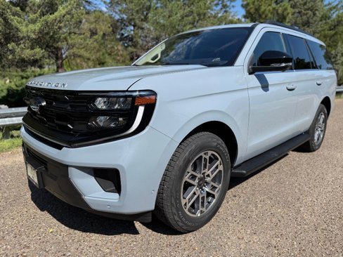 New 2025 Ford Expedition Active image 1