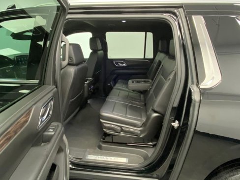 Used 2021 Chevrolet Suburban LT image 35