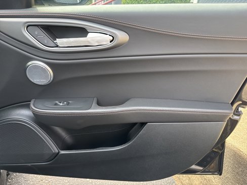 New 2025 Alfa Romeo Giulia AWD w/ Driving Assist Package image 23