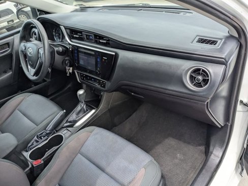 Used 2017 Toyota Corolla LE image 18