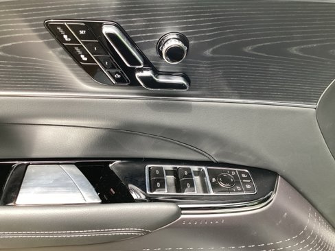New 2025 Cadillac Lyriq Luxury image 25