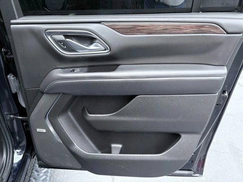 Used 2021 Chevrolet Suburban Z71 image 18