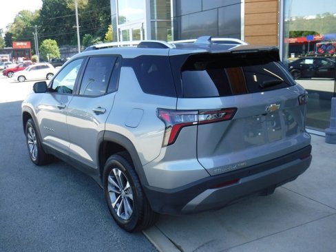 Used 2025 Chevrolet Equinox LT w/ Convenience Package II image 9