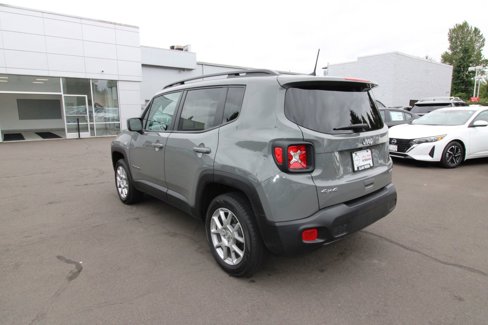 Used 2021 Jeep Renegade Latitude w/ Convenience Group image 3