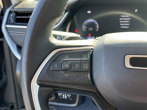 Certified 2023 Jeep Grand Cherokee L Laredo image 24