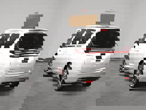 New 2025 Chrysler Pacifica Select image 4