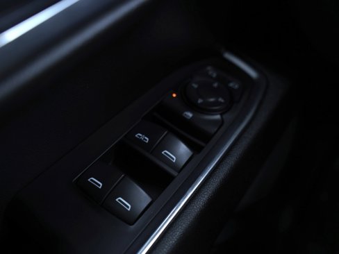 Used 2024 Chevrolet Silverado 1500 LT image 15