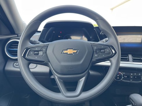 New 2025 Chevrolet Trax LT w/ LPO, Blackout Package image 11