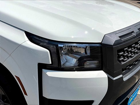 Certified 2025 Nissan Frontier SV image 32