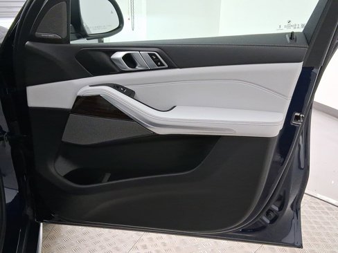 New 2026 BMW X5 sDrive40i w/ Climate Comfort Package image 30