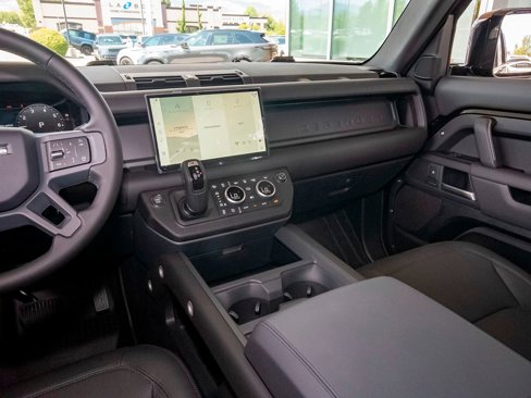 New 2025 Land Rover Defender 110 S image 24