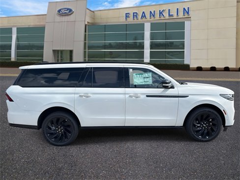 New 2025 Lincoln Navigator L Reserve w/ Jet Appearance Package image 8