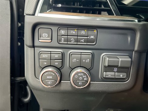 New 2026 Chevrolet Suburban High Country image 18