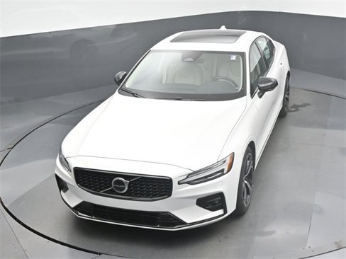 Used 2025 Volvo S60 B5 Plus w/ Climate Package image 46