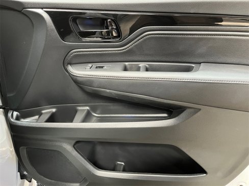 Used 2023 Honda Odyssey Touring image 14