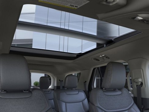 Used 2025 Ford Explorer Active w/ Active Comfort Package image 22