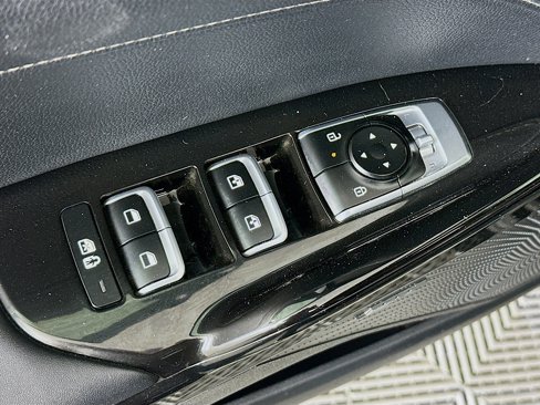 Used 2025 Kia K5 GT-Line w/ GT-Line Premium Package image 15