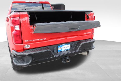 Used 2024 Chevrolet Silverado 2500 Custom w/ Custom Value Package image 16