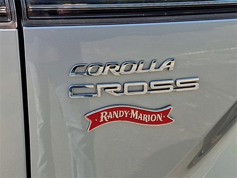 Used 2024 Toyota Corolla Cross XLE image 30