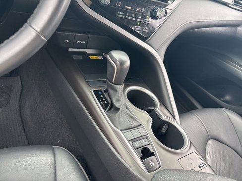 Used 2023 Toyota Camry XLE image 17