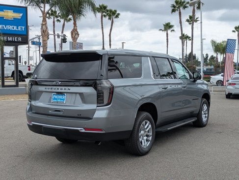New 2026 Chevrolet Suburban LT image 5