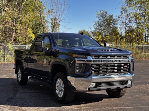 Used 2022 Chevrolet Silverado 2500 LT w/ Convenience Package image 3