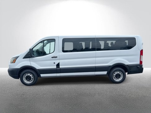 Used 2023 Ford Transit 250 Low Roof AWD image 3