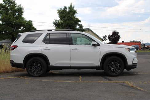 New 2025 Honda Pilot Touring image 7