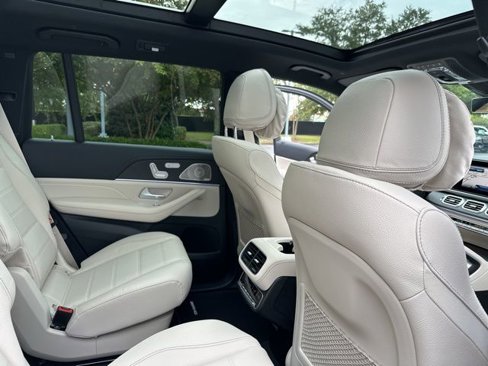 New 2026 Mercedes-Benz GLS 450 4MATIC image 33