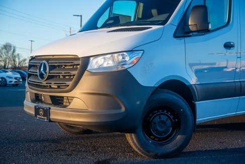 Used 2025 Mercedes-Benz Sprinter 2500 image 14