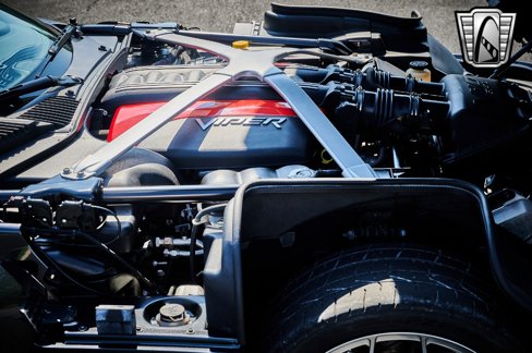 Used 2013 SRT Viper GTS w/ GTS Laguna Interior Pkg image 22