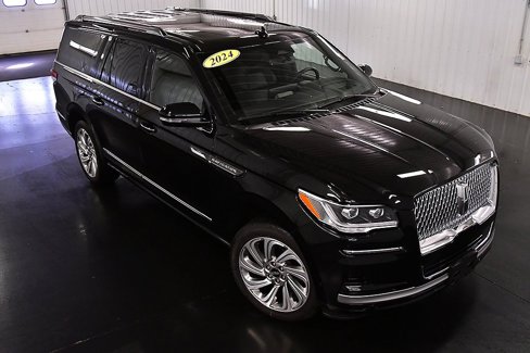 Used 2024 Lincoln Navigator L Reserve image 11