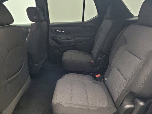 Used 2022 Chevrolet Traverse LT image 18