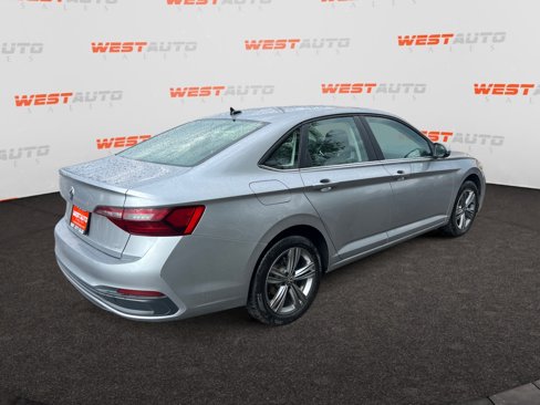 Used 2024 Volkswagen Jetta SE image 5