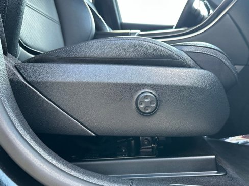 Used 2024 Mercedes-Benz GLC 300 4MATIC image 42
