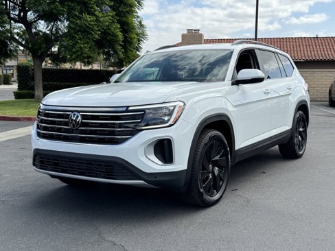 New 2025 Volkswagen Atlas SE image 3