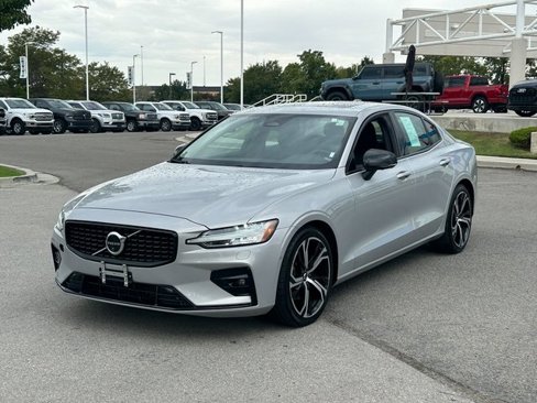 Used 2024 Volvo S60 B5 Plus image 8