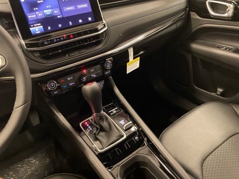 New 2026 Jeep Compass Latitude image 12