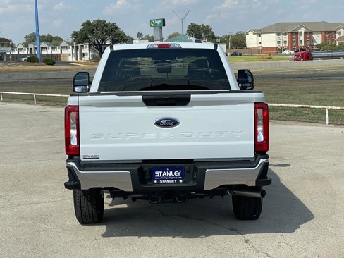 New 2026 Ford F250 XLT image 4