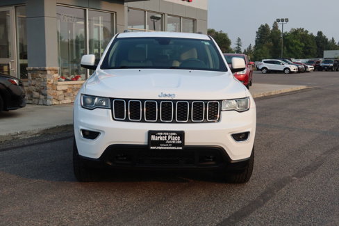 Used 2019 Jeep Grand Cherokee Laredo image 2