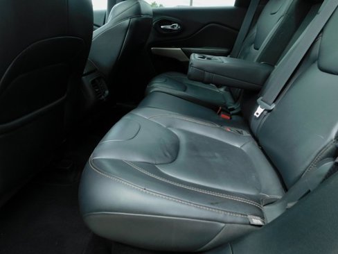 Used 2017 Jeep Cherokee Limited image 20