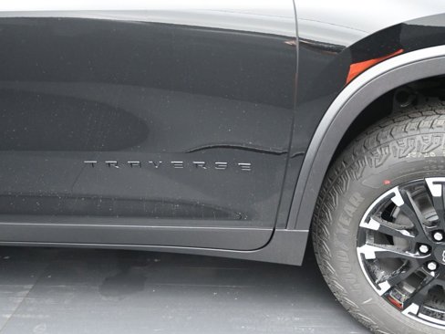 New 2026 Chevrolet Traverse Z71 w/ Driver Confidence Package image 6